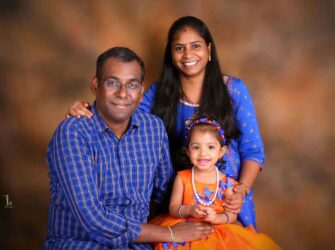 From Kurta to Lehenga: Stylish Indian Outfit Ideas for Your Family Photos