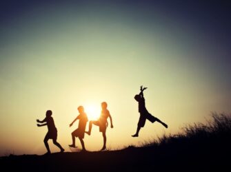 Best Summer Photoshoot Ideas with Friends | Fun & Trendy Poses for 2025