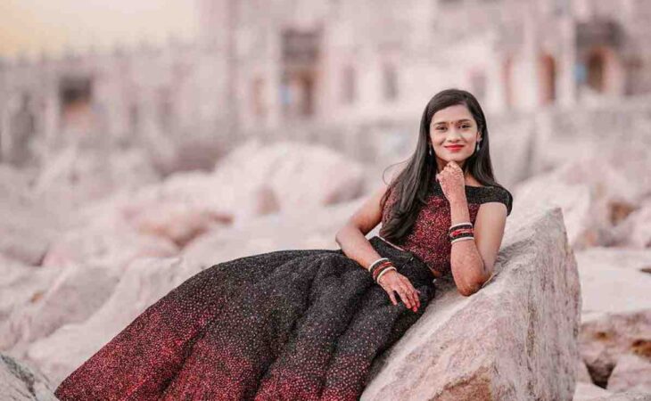 Solo Photoshoot Pose Ideas for Stunning Portraits