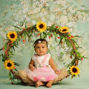 10 Adorable Poses for Your Newborn Baby’s First Photoshoot